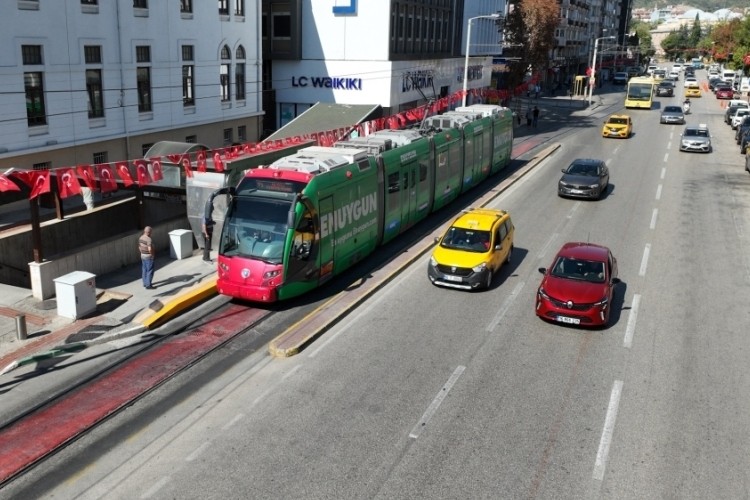 Bursa'da ulaşım zammı tartışması: Başkan Bozbey "el ins...