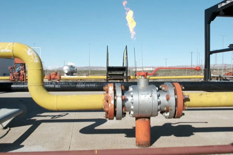 Üç kuyuda doğal gaz üretiliyor! Günlük 60 bin metreküp