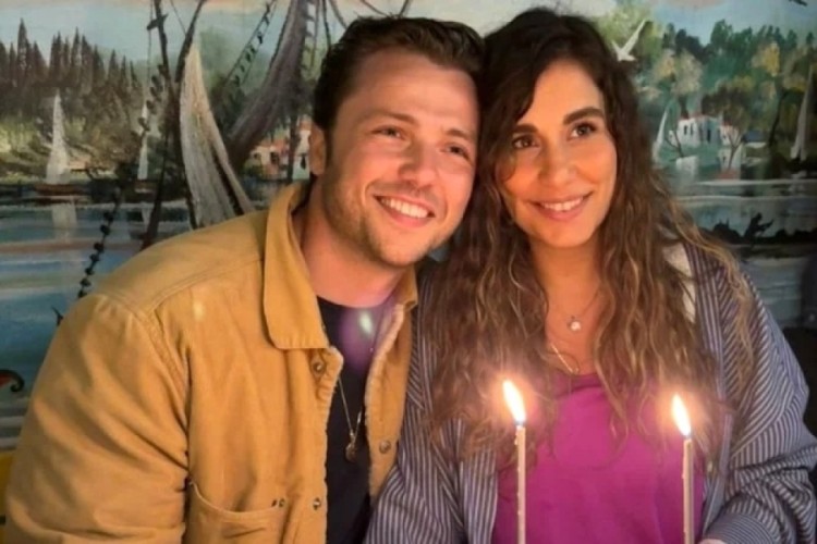 Tolga Sarıtaş ve eşinden romantik paylaşım geldi