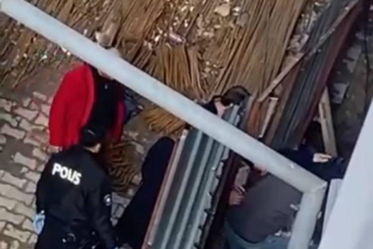 İstanbul'da inşaattan d&uuml;şen iş&ccedil;i hayatını kaybetti...