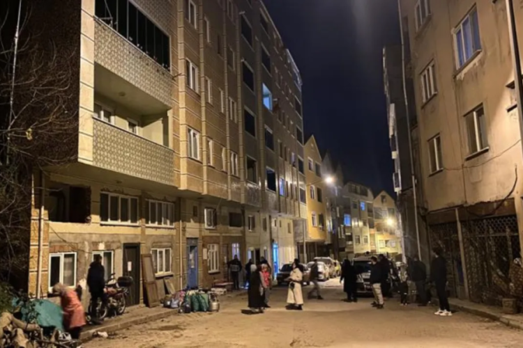 İnsanlar gece yarısı evlerinden tahliye edildi