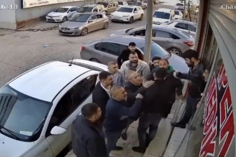 Mardin'deki silahlı kavganın g&ouml;r&uuml;nt&uuml;leri ortaya &ccedil;ıktı