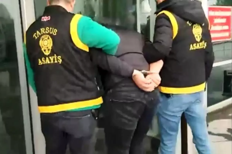 Silahla kuyumcuyu soyan ş&uuml;pheli kıskıvrak yakalandı!