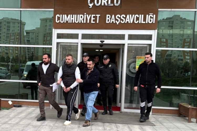 Tekirdağ'da komşusunu bı&ccedil;aklayan ş&uuml;pheli tutuklandı