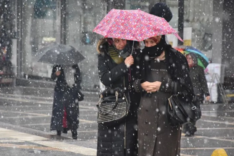 İstanbul'da kar kapıda! Yurt genelinde hava nasıl olacak?