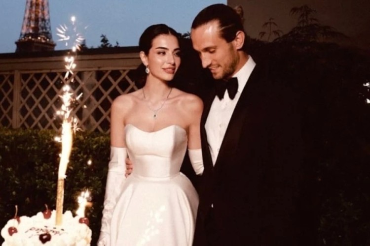 Melisa Aslı Pamuk eşi Yusuf Yazıcı'nın ve oğlu Mylan bir yaşına girdi