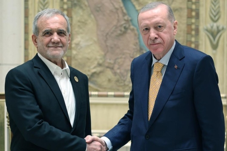 Cumhurbaşkanı Erdoğan, İranlı mevkidaşıyla g&ouml;r&uuml;şt&uuml;