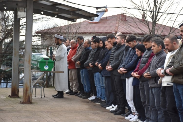 Kavgada t&uuml;fekle vurulan gen&ccedil; son yolculuğuna uğurlandı