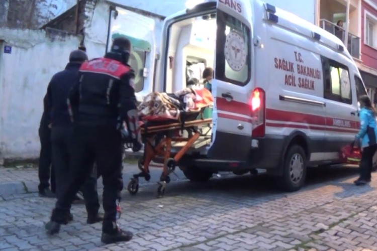 Yakınlarının haber alamadığı kadın yatağında baygın bulundu