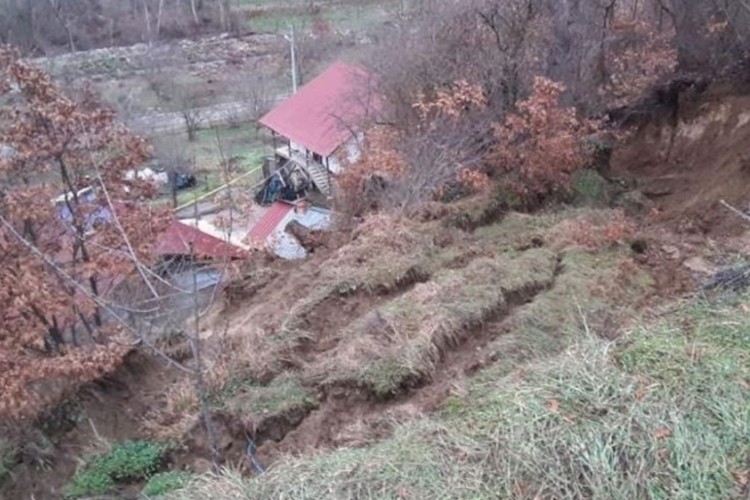 Bolu'da heyelan alarmı! Evler boşaltıldı...