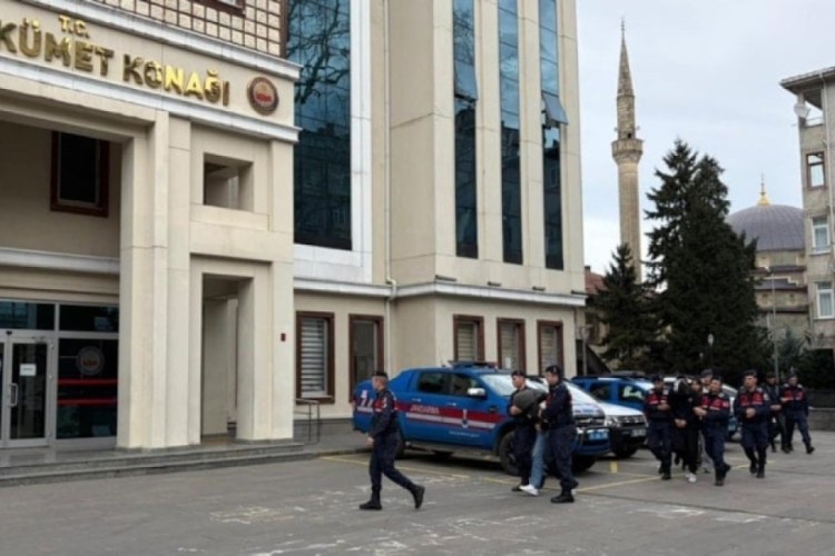 Trabzon'da uyuşturucu operasyonu: 11 g&ouml;zaltı