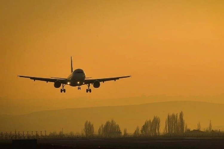 AJet'in Tahran u&ccedil;ağı Ankara'ya acil iniş yaptı