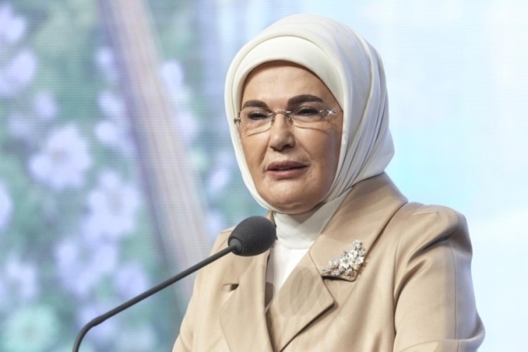 Emine Erdoğan'dan Berat Kandili paylaşımı