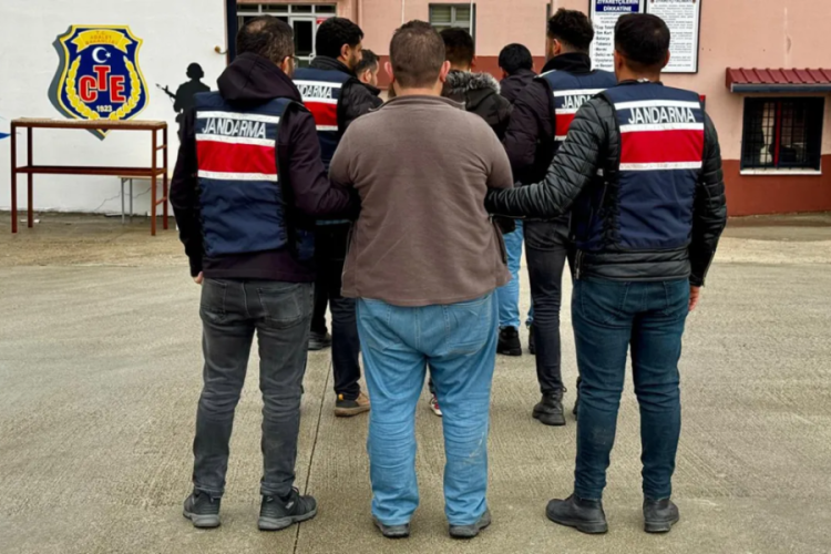 Osmaniye merkezli 3 ilde DEAŞ operasyonu: Suriye uyruklu şahıslar tutuklandı