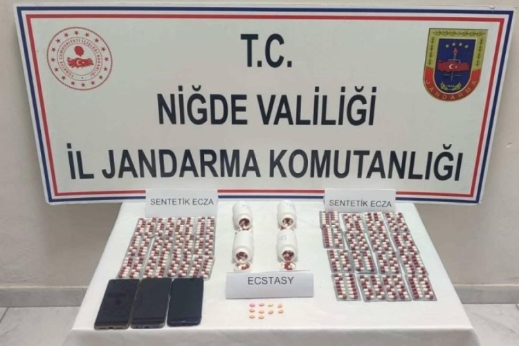 Niğde'de uyuşturucu operasyonu: 3 g&ouml;zaltı