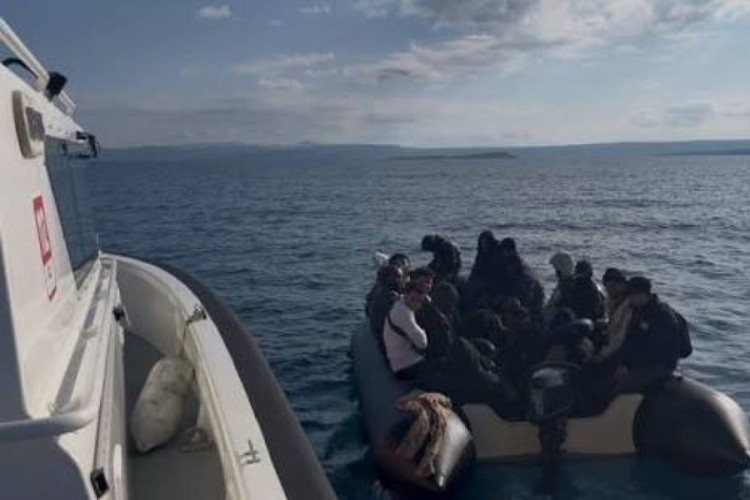 Balıkesir'de 5 d&uuml;zensiz g&ouml;&ccedil;men yakalandı