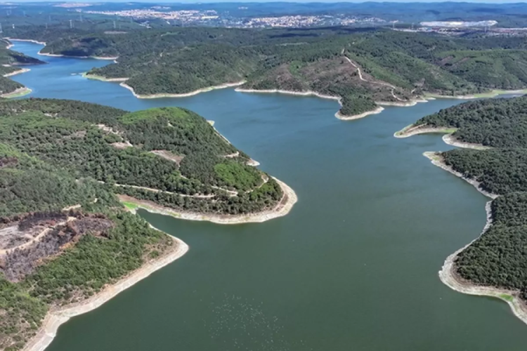 İstanbul barajlarından y&uuml;z g&uuml;ld&uuml;ren veriler