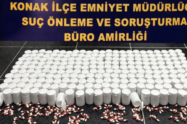 İzmir'de uyuşturucu operasyonu: 450 bin hap ele ge&ccedil;irildi!
