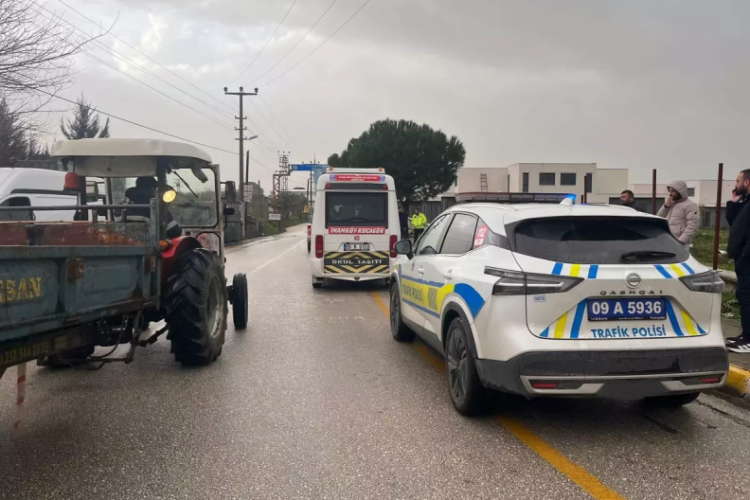 Minib&uuml;s &ccedil;arptı, yaya oracıkta hayatını kaybetti...