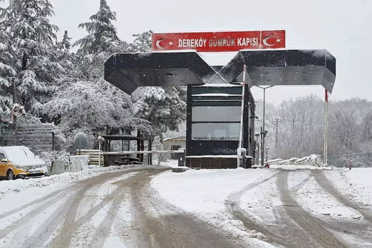 Trakya'da kar yağışı etkili oluyor