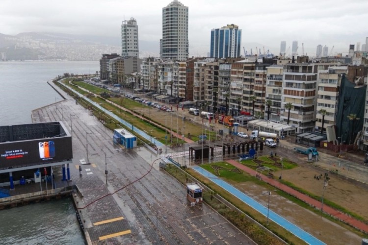 İzmir'de ocak yağışları 88 yılın ortalamasına fark attı