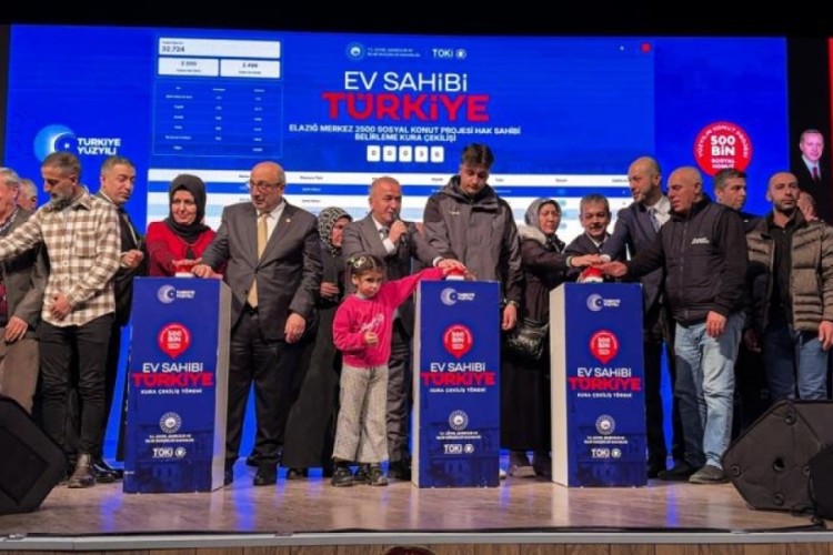 Y&uuml;zyılın Konut Projesi kapsamında Elazığ'da kura &ccedil;ekimi yapıldı