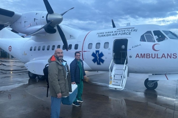 Hava Kuvvetleri'ne ait uçak, İstanbul'dan Ankara'ya umut taşıdı