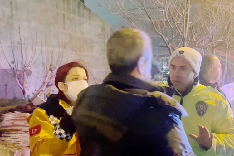 Kaza yapan alkoll&uuml; s&uuml;r&uuml;c&uuml;, herkesten &ouml;z&uuml;r diledi