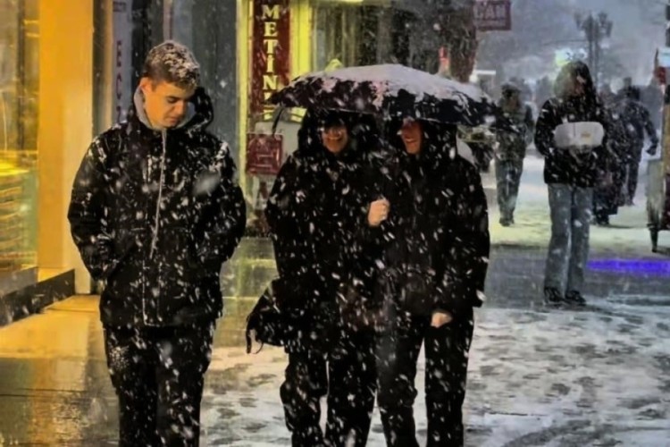 Meteoroloji'den buzlanma, don ve &ccedil;ığ uyarısı