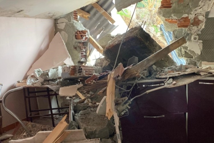 İstinat duvarı &ccedil;&ouml;k&uuml;nce ortalık savaş alanına d&ouml;nd&uuml;