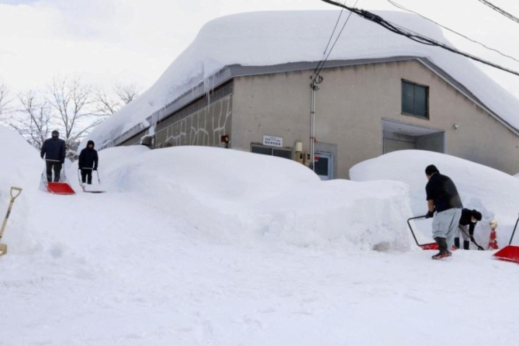 Japonya'da şiddetli kış şartlarından kaynaklanan ölümlerin sayısı 30'a yükseldi 