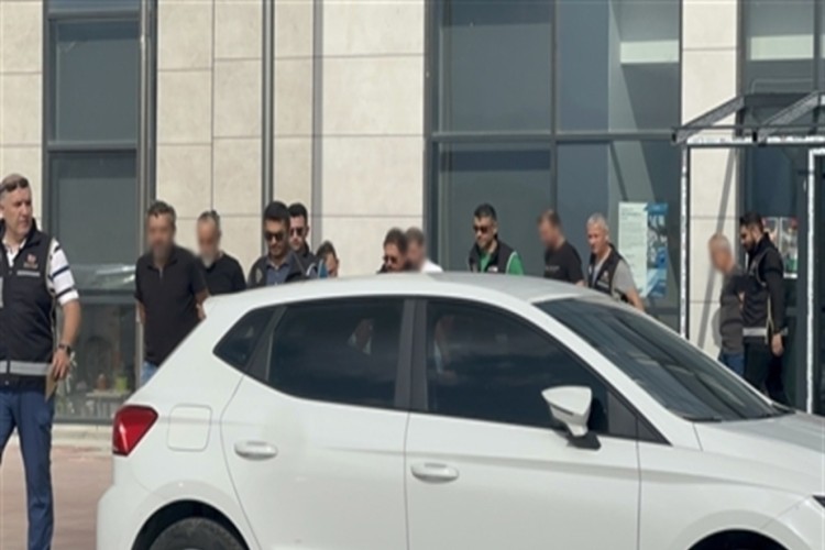 Devre mülk dolandırıcılığı davasında tutuklu 6 sanığa ev hapsi kararı