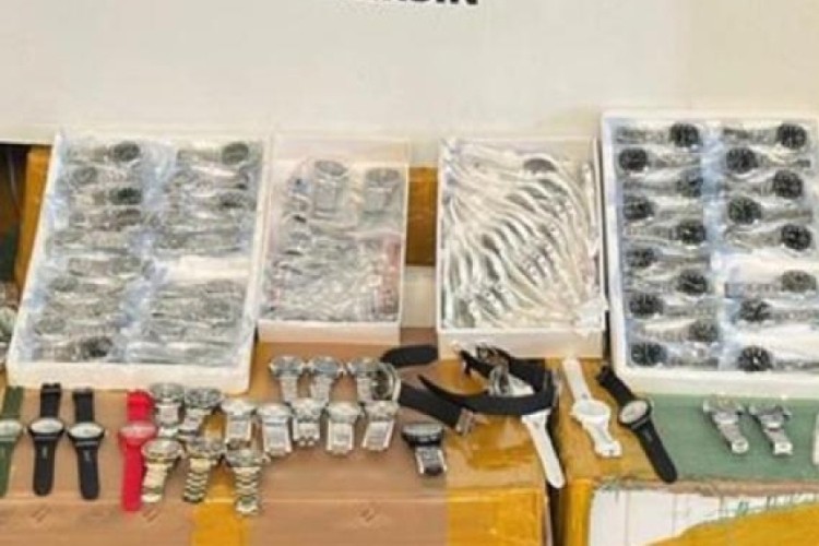 1,5 milyar lira değerinde 116 bin ka&ccedil;ak kol saati ele ge&ccedil;irildi