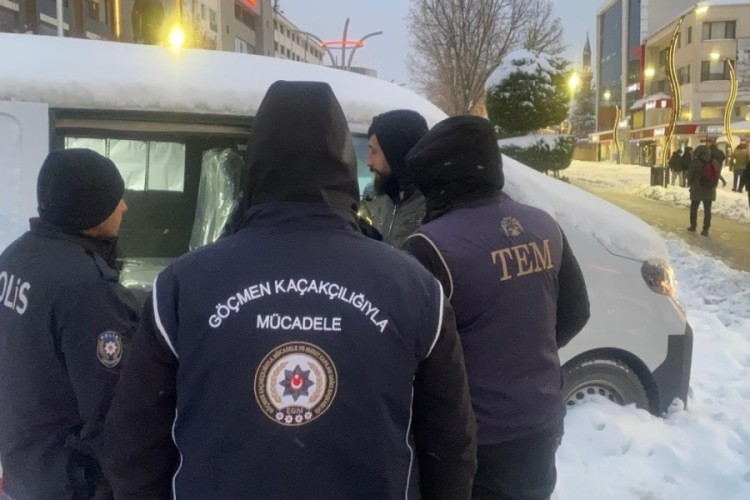 Bolu'da 21 ka&ccedil;ak g&ouml;&ccedil;men yakalandı