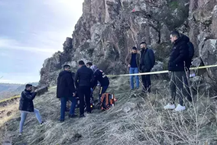 Kayıp gen&ccedil; kızdan acı haber! Dedesinin ifadesi kafa karıştırdı