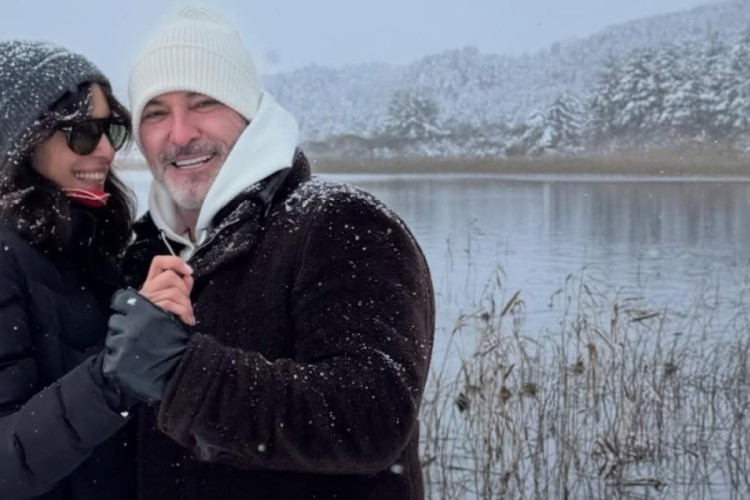 Arzum Onan'dan aşk pozu