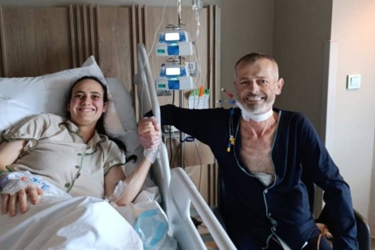 Bursa'da karaciğerini bağışladığı babasına nefes oldu!
