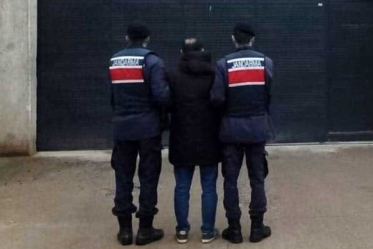 FET&Ouml; &uuml;yeliğinden hapis cezası bulunan 2 firari daha fazla ka&ccedil;amadı!
