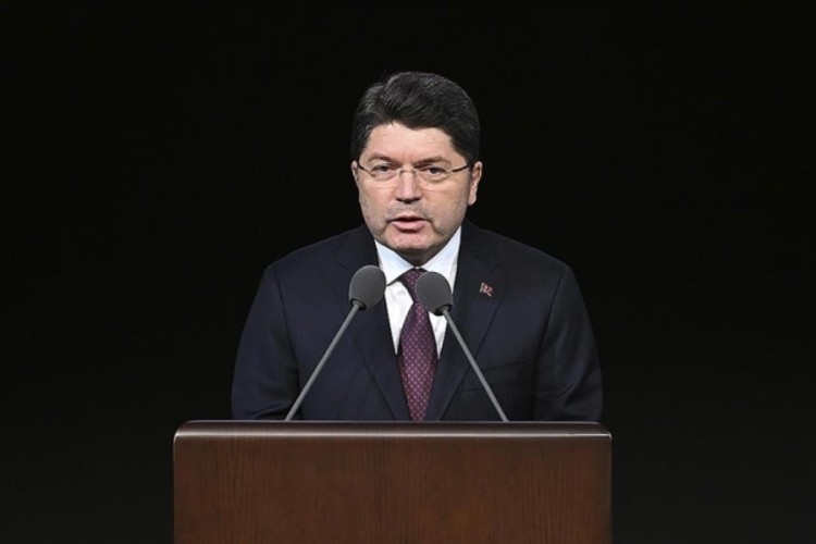 Adalet Bakanı Tun&ccedil;'tan "hukuk eğitimine" ilişkin a&ccedil;ıklama