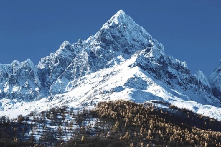 İtalya'da çığ düşmesi sonucu 2 kişi hayatını kaybetti 