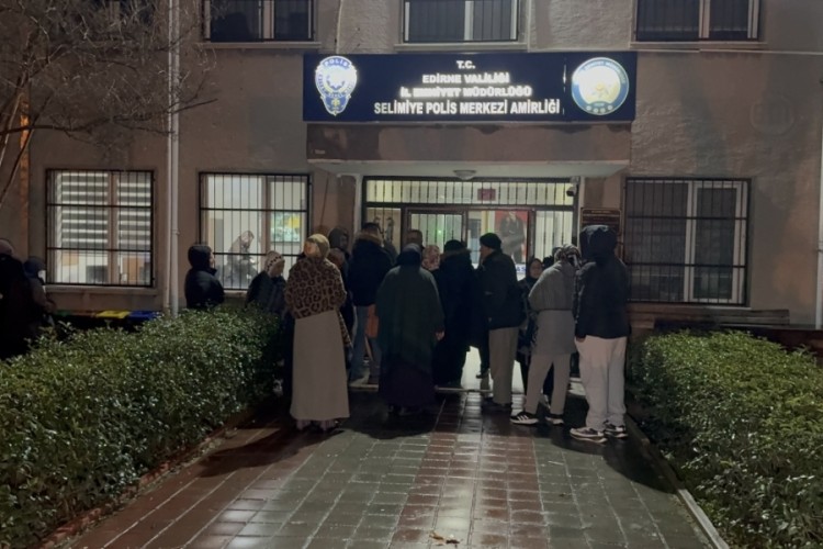 Umre vaadiyle 17 kişiyi dolandırdılar!