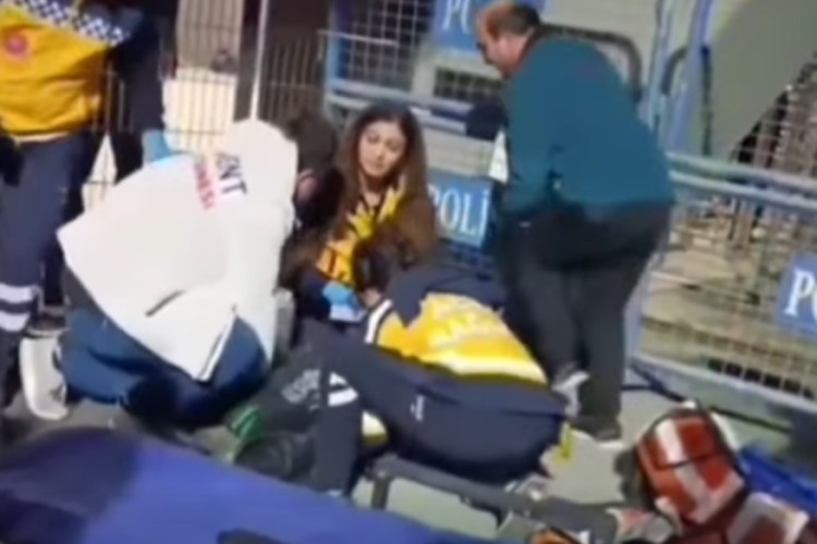 Kocaelispor yasta! Genç taraftar maç esnasında düşerek hayatını kaybetti... 