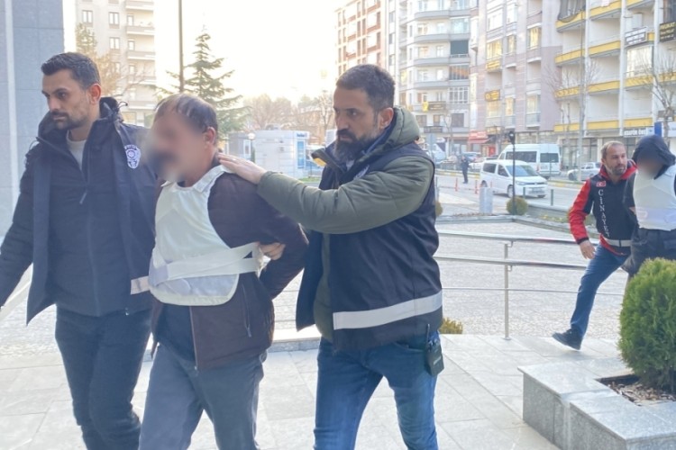 Yaşlı adamı canice katleden zanlı tutuklandı