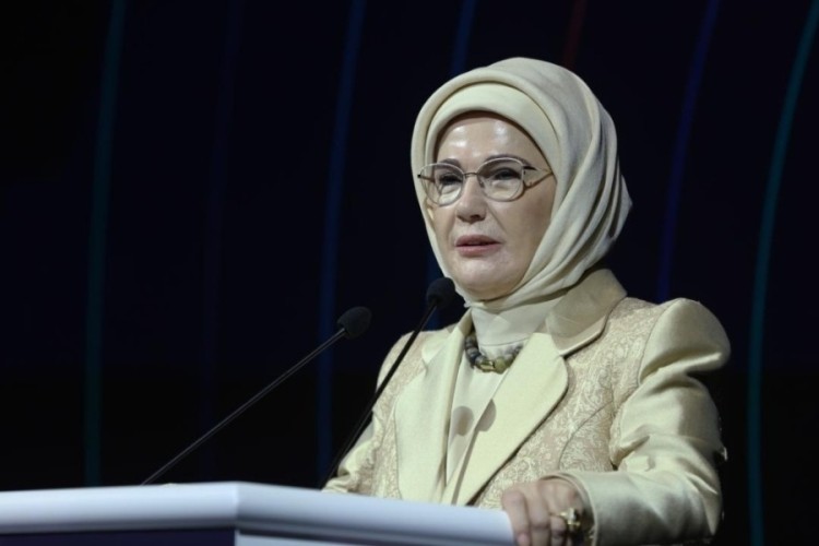 Emine Erdoğan: Millet&ccedil;e birlik olduk&ccedil;a aşamayacağımız hi&ccedil;bir engel yoktur