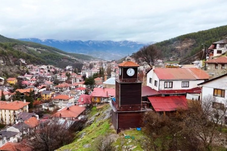 Yaklaşık 20 metrelik kubbesiyle asırlara meydan okuyor