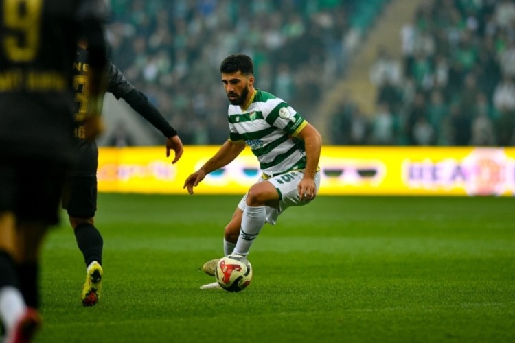 Bursaspor'da dikkat çeken ayrılık!