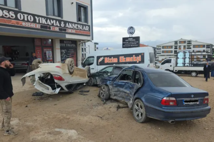 Bursa İnegöl'de 14 yaşındaki sürücü dehşet saçtı! Çok sayıda yaralı var...