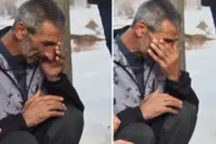 Annesini kaybeden engelle adamın hali y&uuml;rek burktu
