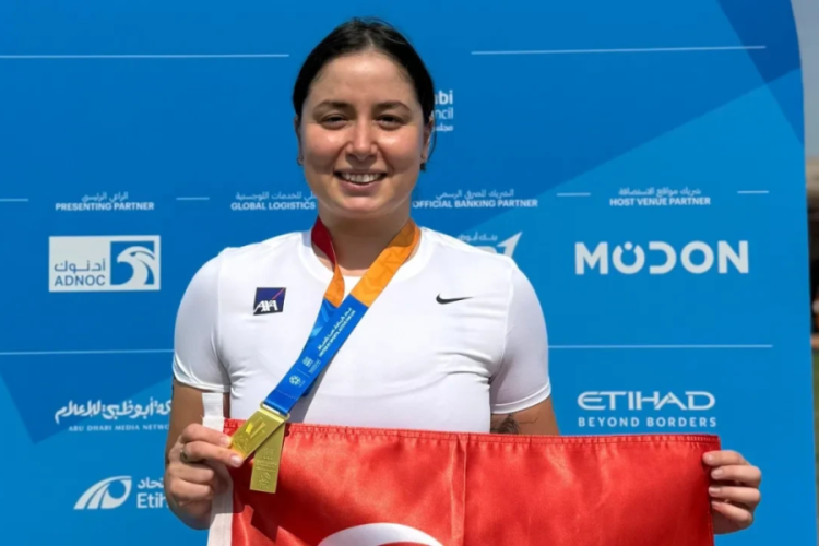 Milli yüzücü Bengisu Avcı dünya şampiyonu oldu!