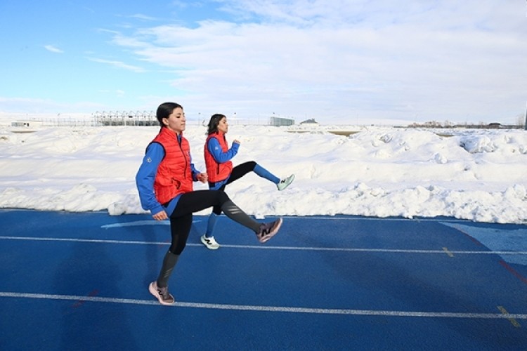 Türkiye rekoru sahibi milli atlet Elif'in Portekiz'deki...